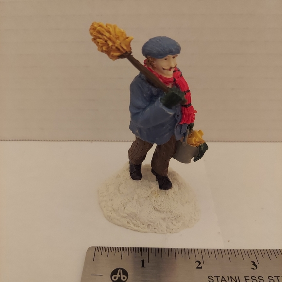 Mervyn's Village Square 1992 Chimney Sweep Figurine - Picture 7 of 7
